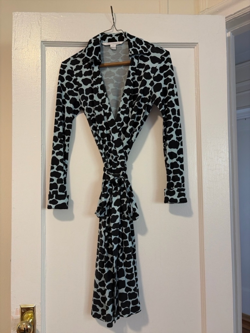 Diane von Furstenberg Iconic Wrap Dress – Barely Worn